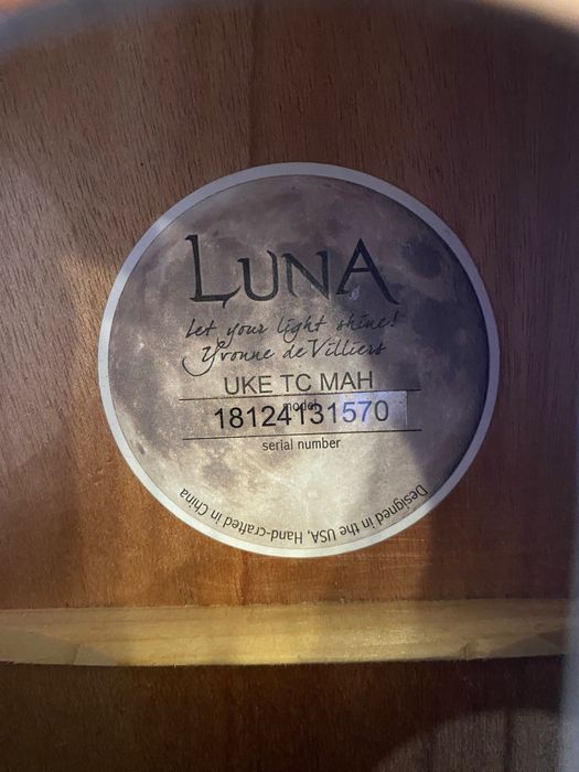 Укулеле Luna Tattoo Concert Mahogany, акустична