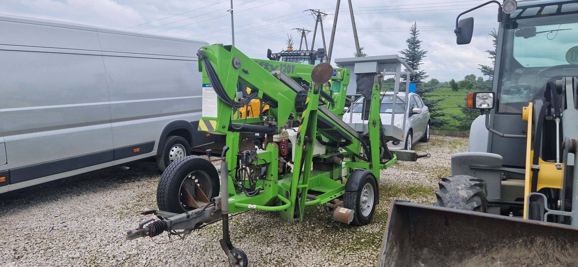 Podnośnik koszowy 12m mobilny