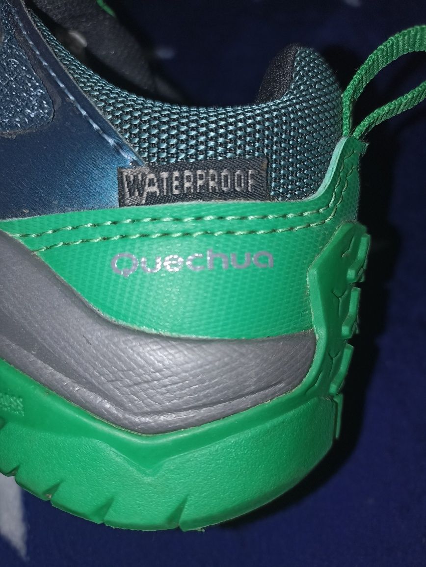 Кроссовки для мальчика Quechua.