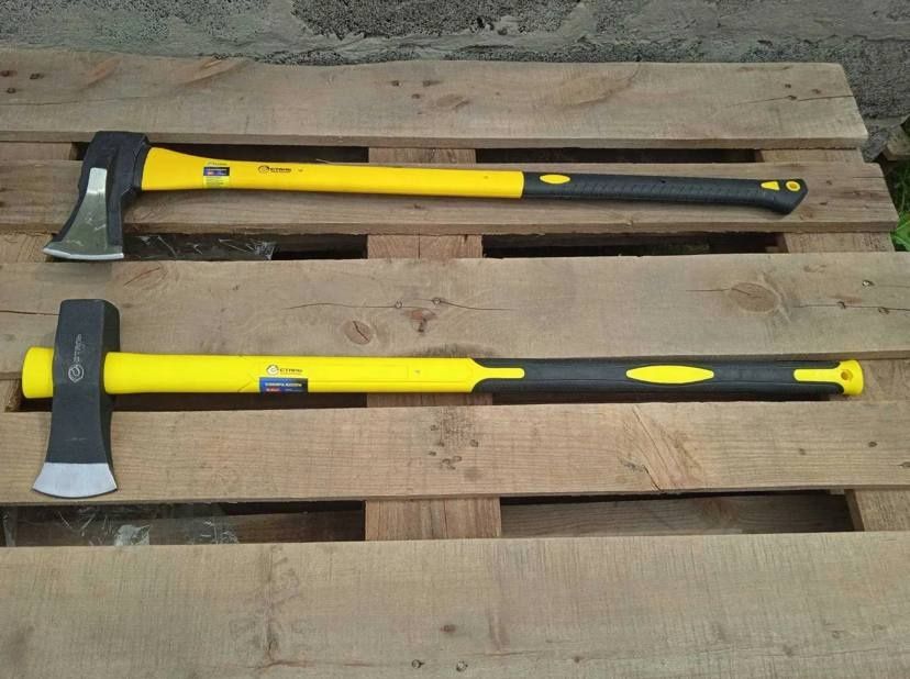 Сокира - колун Сталь 2 кг, ручка стекловолокно