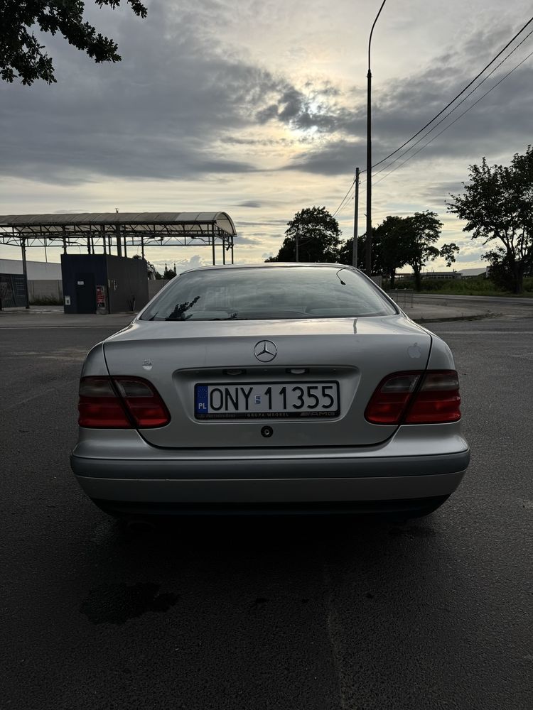 Mercedez Benz CLK200