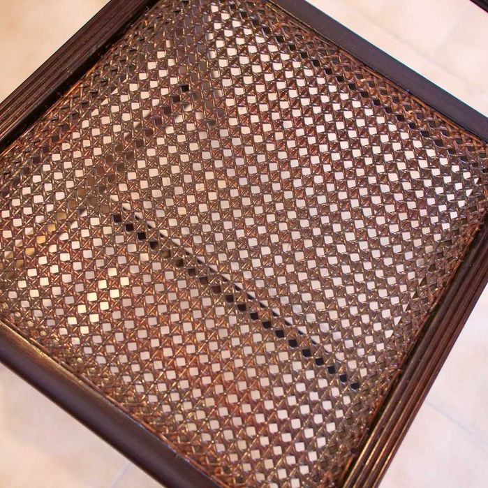 Quatro cadeiras de estilo inglês com assentos em palhinha