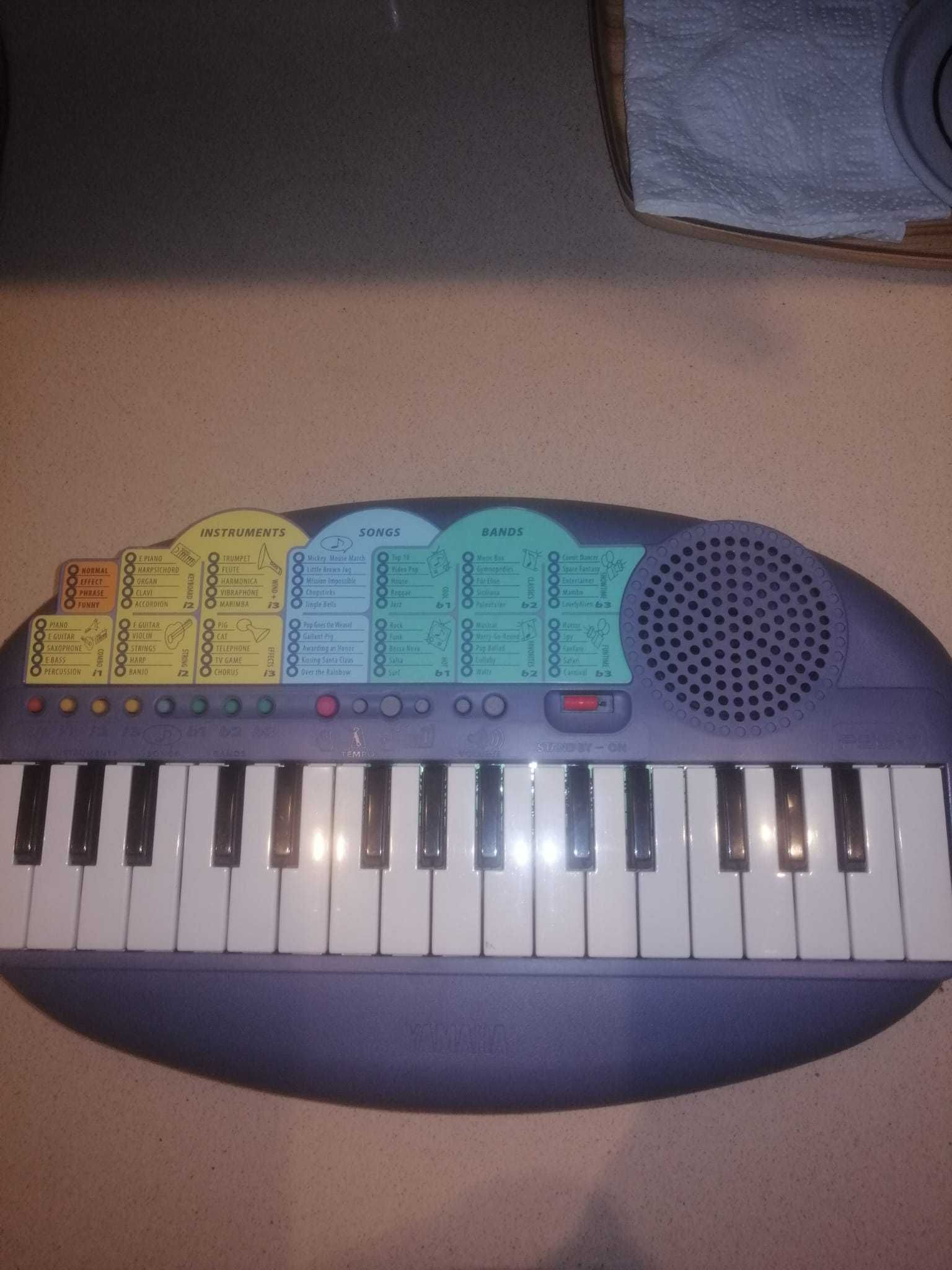 Piano Yamaha para Criança. Como novo.