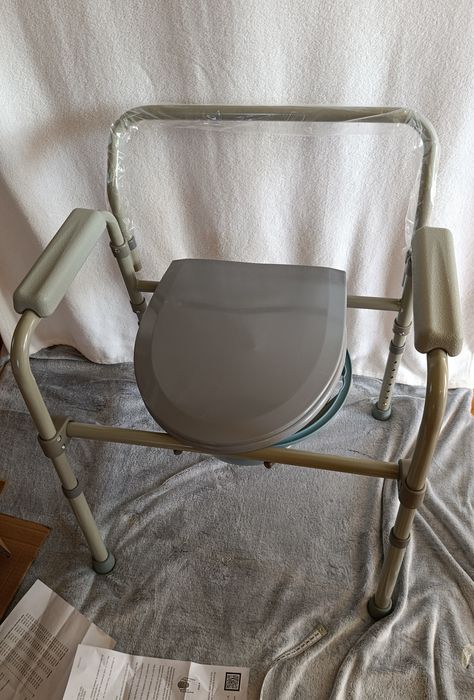 Krzesło toaletowe składane