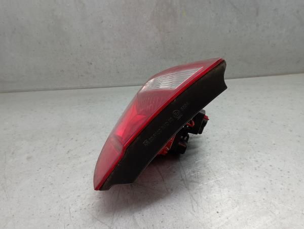 Farolim da mala direito SEAT Exeo (3R2)