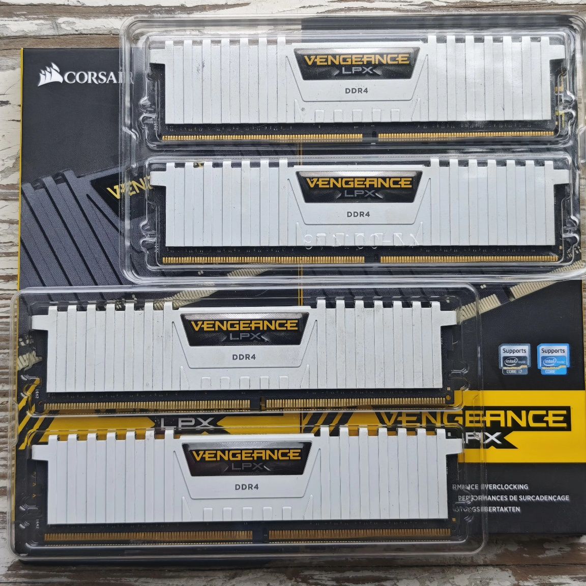 Pamięć DDR4 4x8 GB ( 32 GB ) Corsair Vengeance LPX