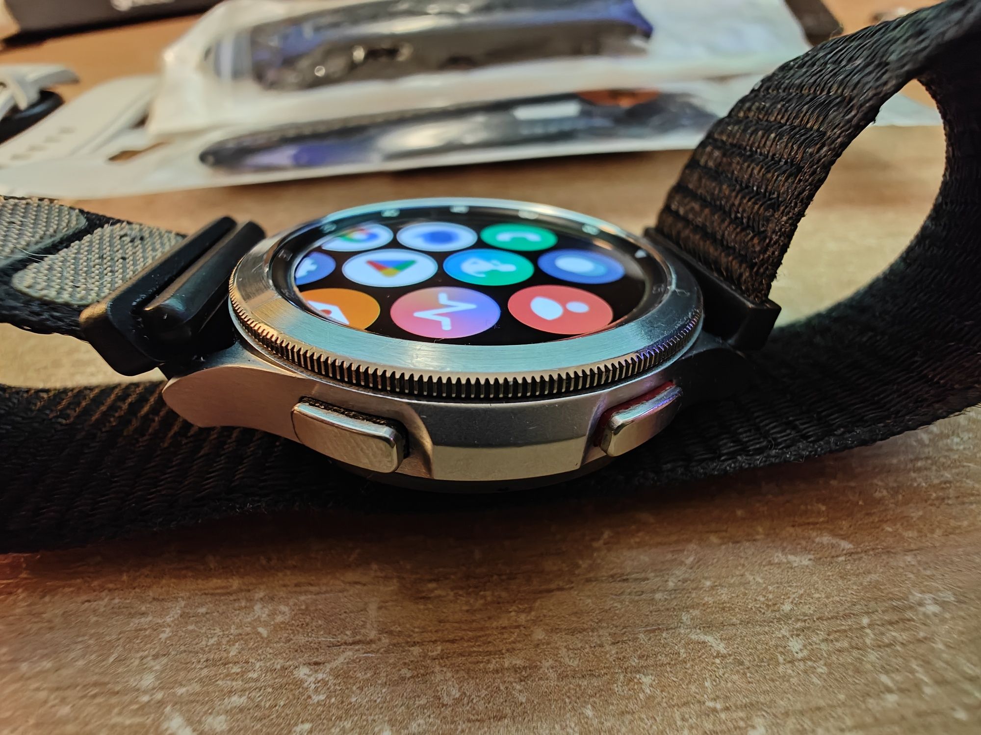 Samsung Galaxy Watch4 Classic 46mm Silver, 5 ремінців