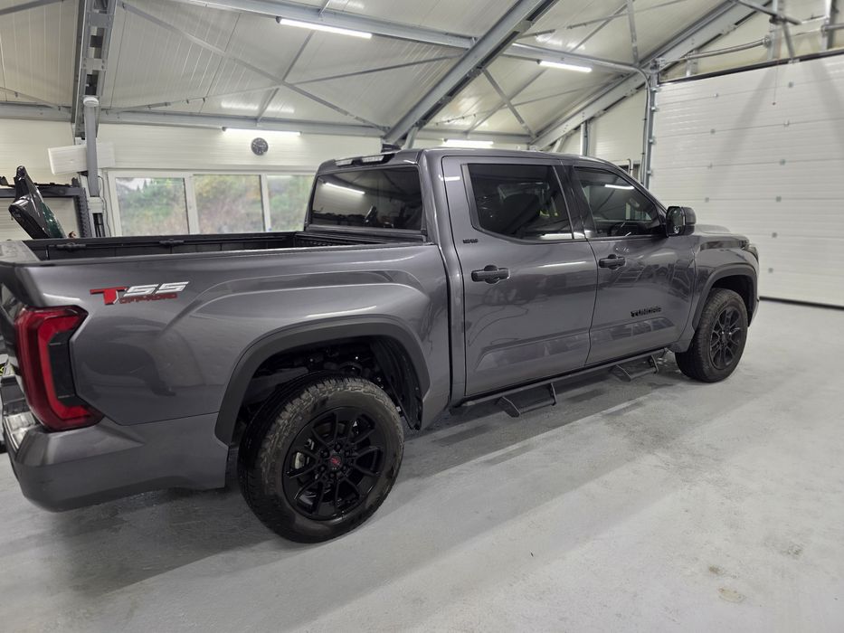 Toyota Tundra 2023 3,5.ZAMIANA
