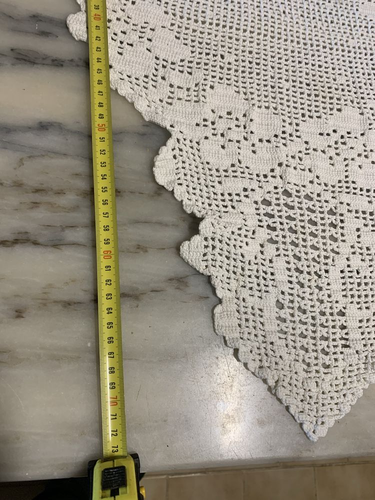 Naperon de mesa em renda branca, feito à mão