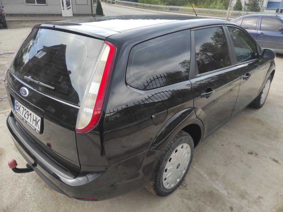 Продаю Ford Focus 2 універсал 1,6 бензин. Хороший стан