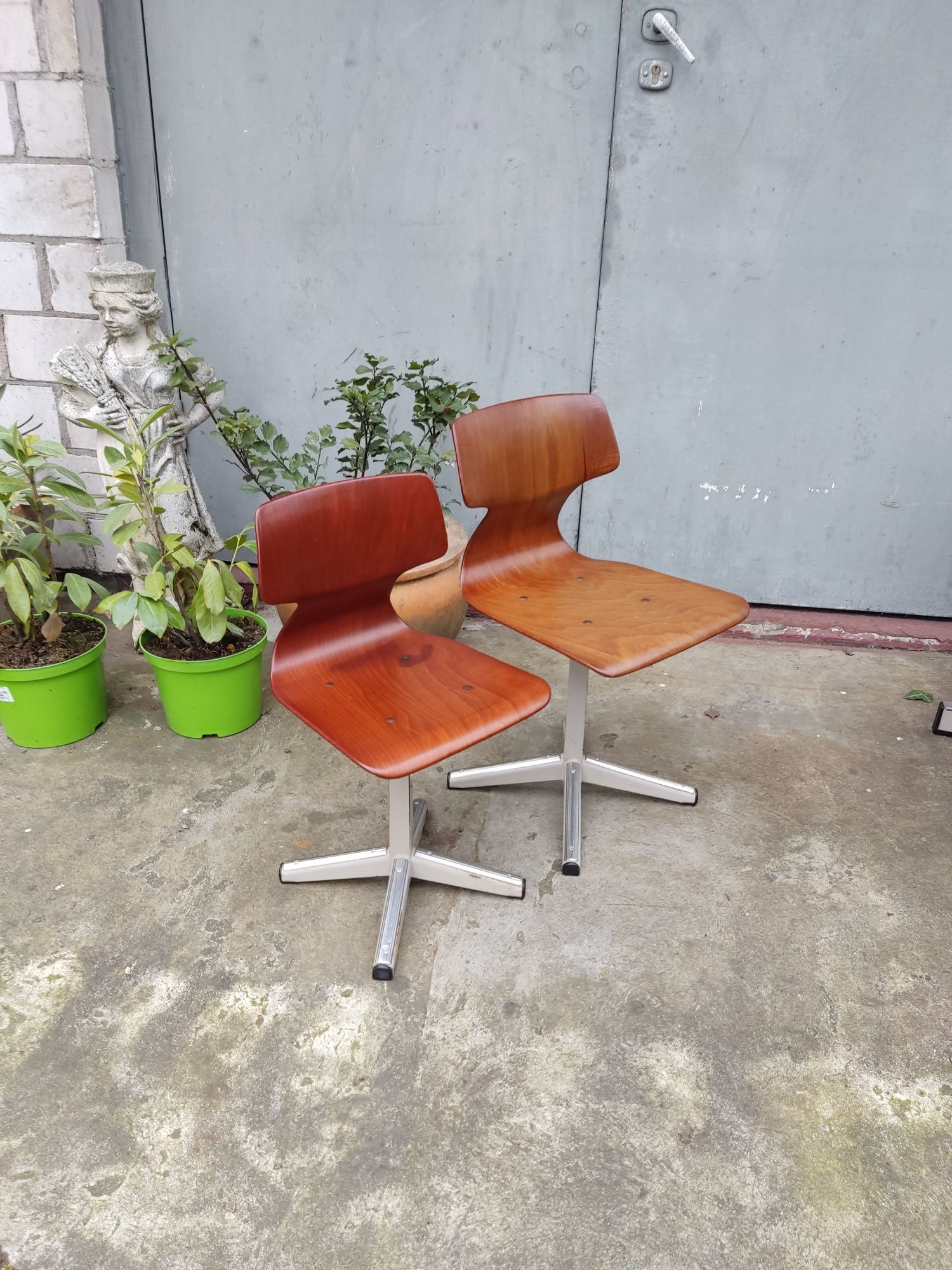 Zestaw dziecięcy stolik i dwa krzesełka z lat 70tych vintage design