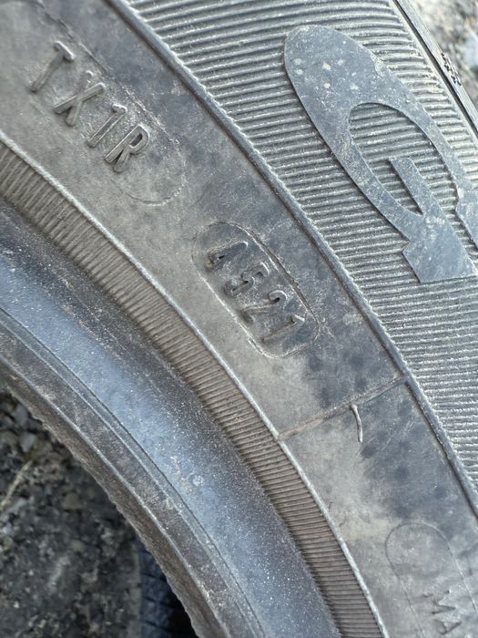 Резина зима 205/55/16 debica frigo HP2