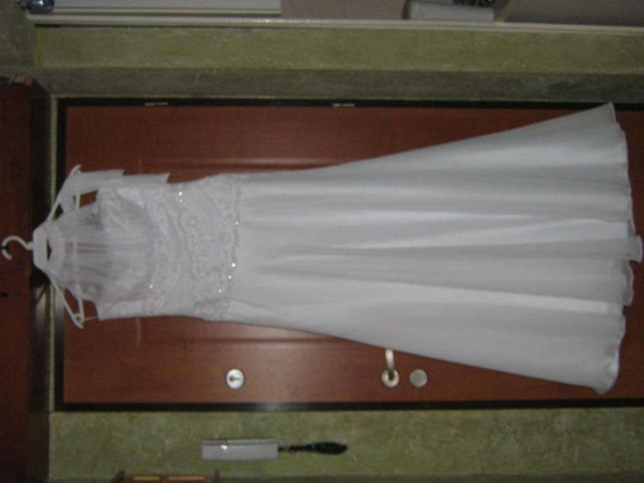 Piękna oryginalna suknia ślubna plus dodatki