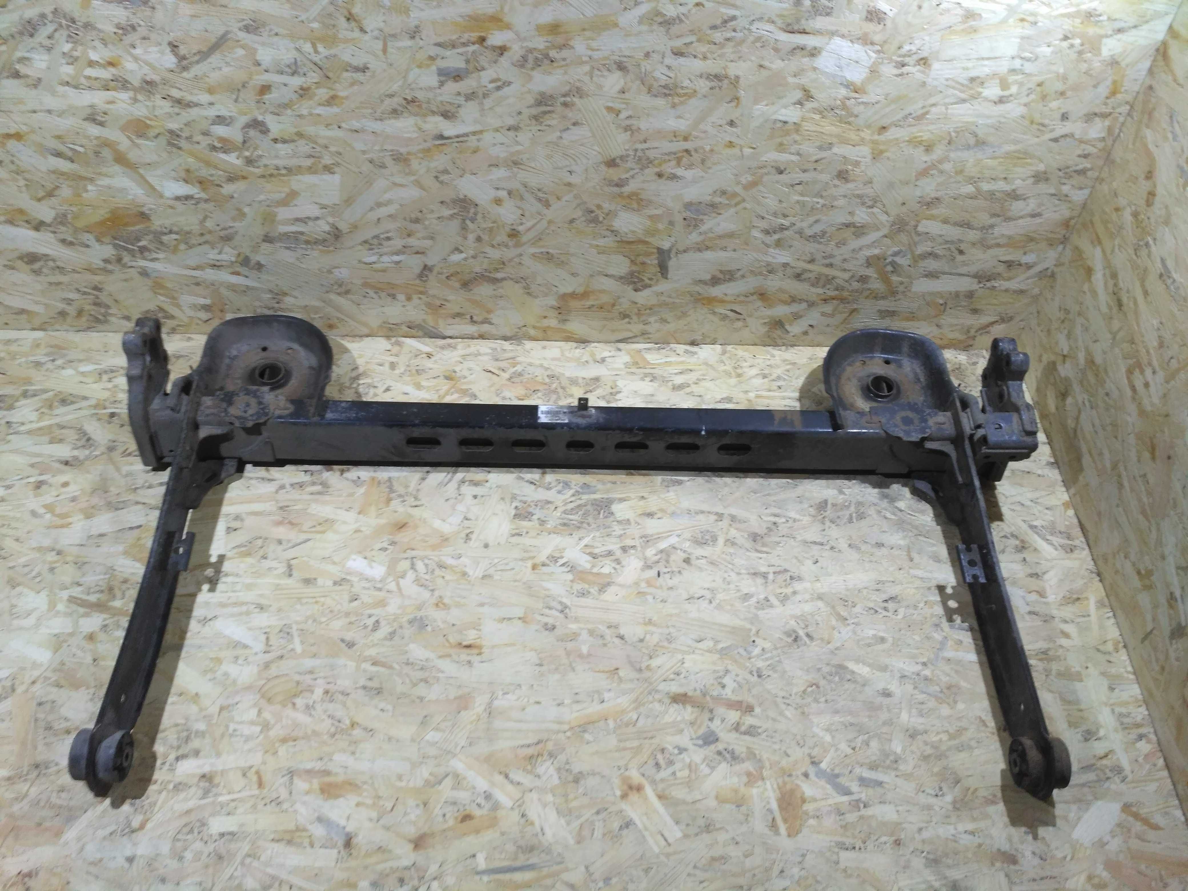 Балка задня задняя Renault Trafic Opel Vivaro 2001-2014