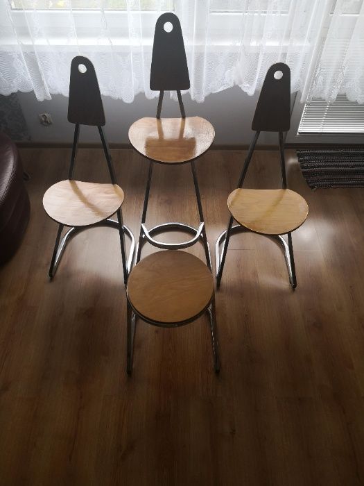 Krzesła (zestaw 2 + 1 barowe + stołek)