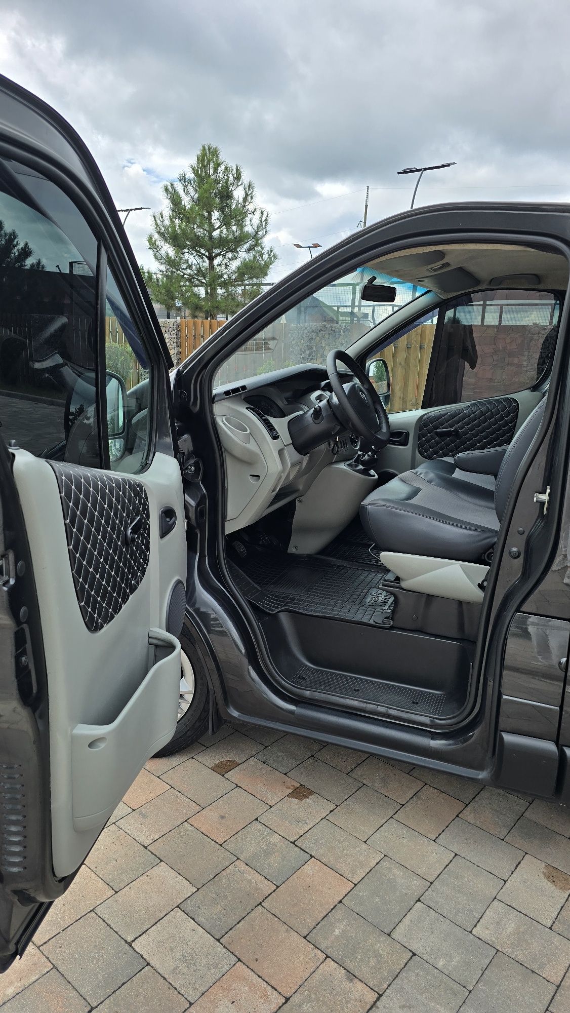 Opel vivaro, пасажир, бус.