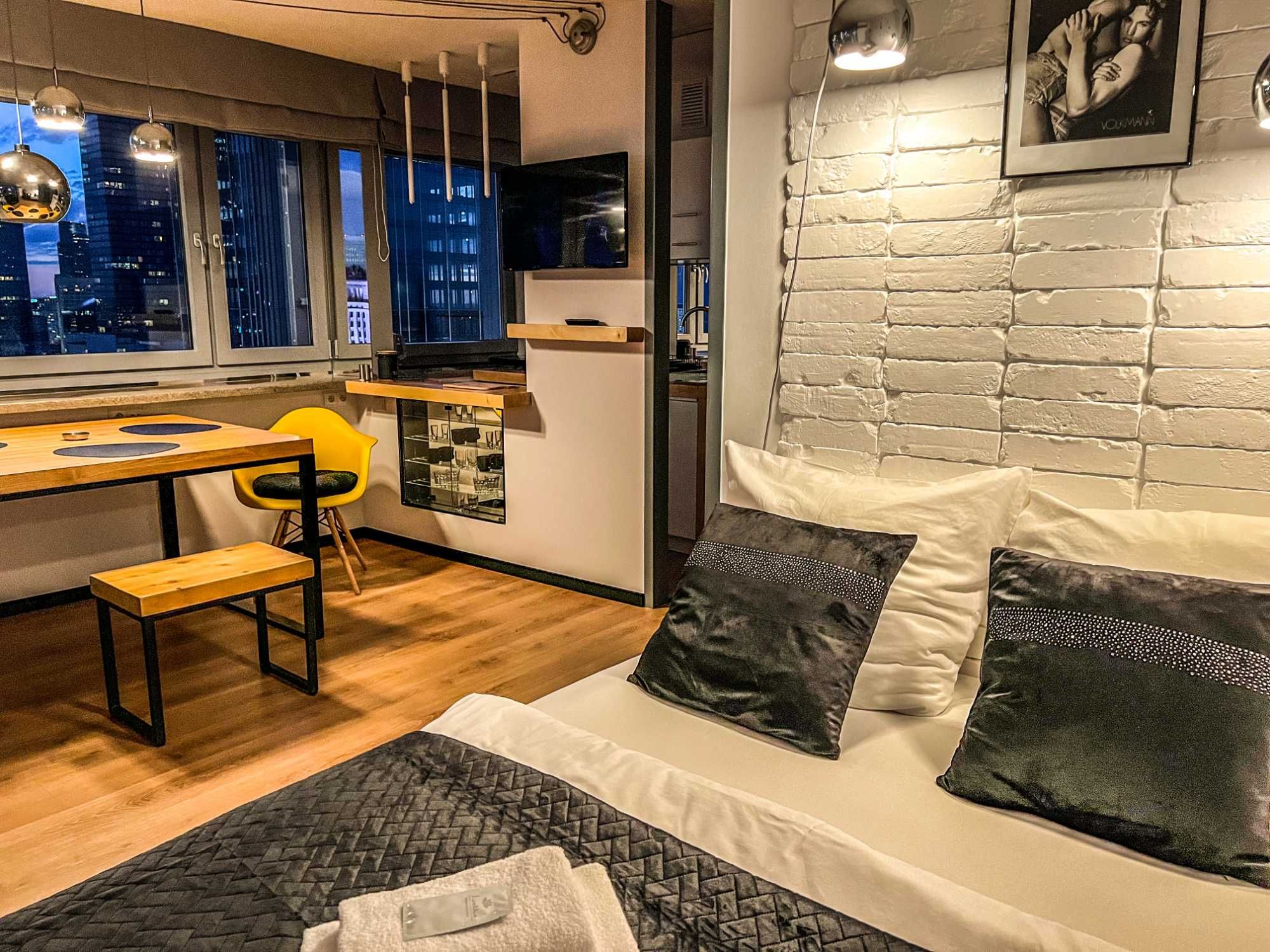 Studio FRANCESCO !! NIESAMOWITY widok !! 19 piętro !! CENTRUM Warszawa