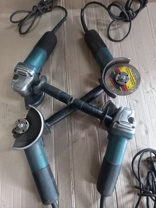 Кутова шліфмашина Makita9558HNG