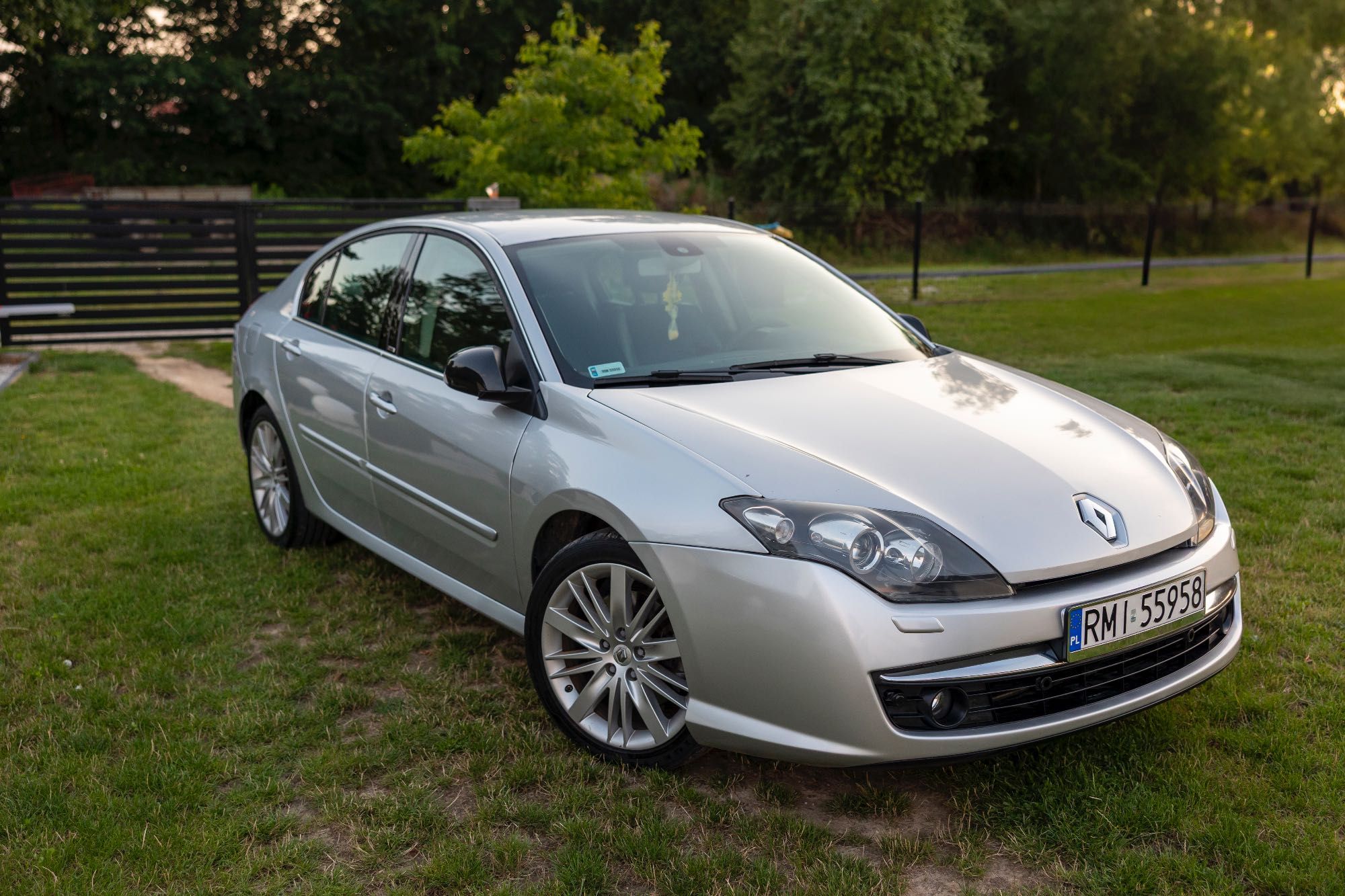 Renault Laguna III 2.0 dCi 4Control | 2010 | 193 tys. km |