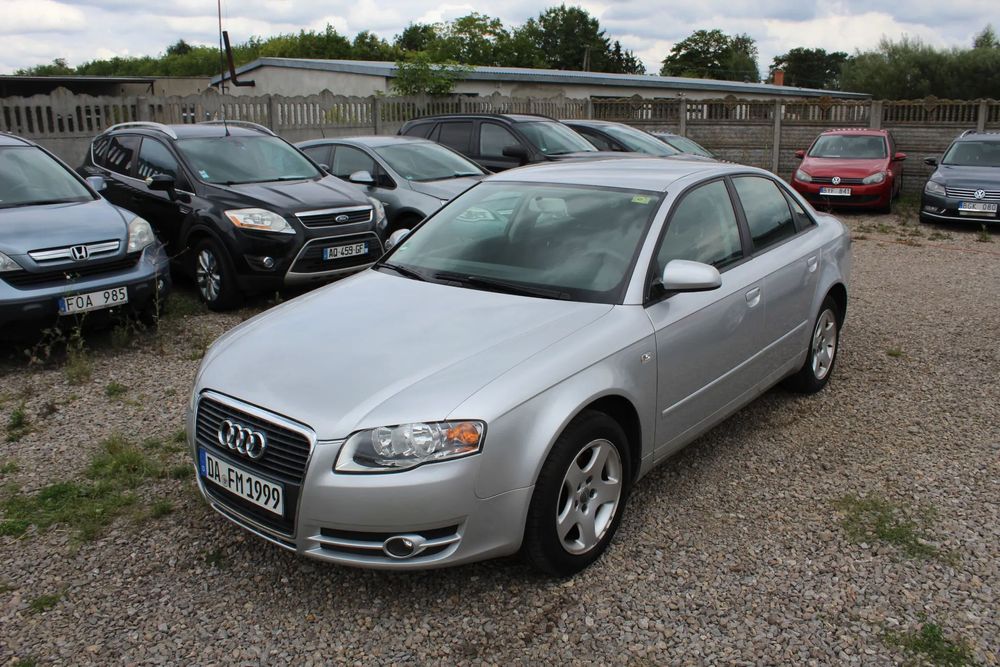 Audi A4 Limousine Piękne A4 1,6 i 102 KM ! Klima !