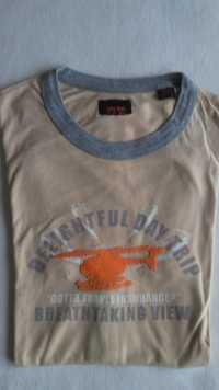 T-shirts castanha; bege