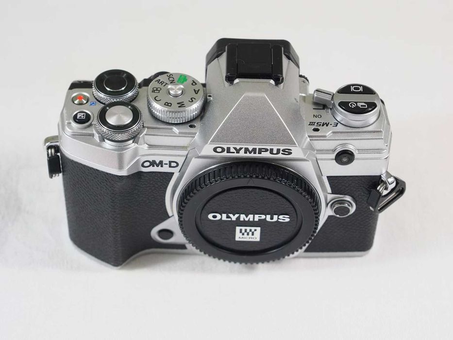 Olympus OM-D  E-M5 III + Grip ECG 5