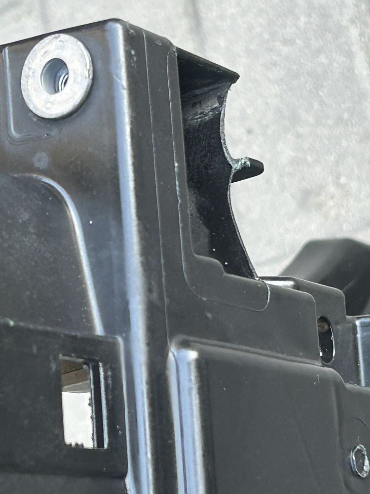 Pas przedni wzmocnienie zderzaka VW Caddy IV 15-20r. oryginał