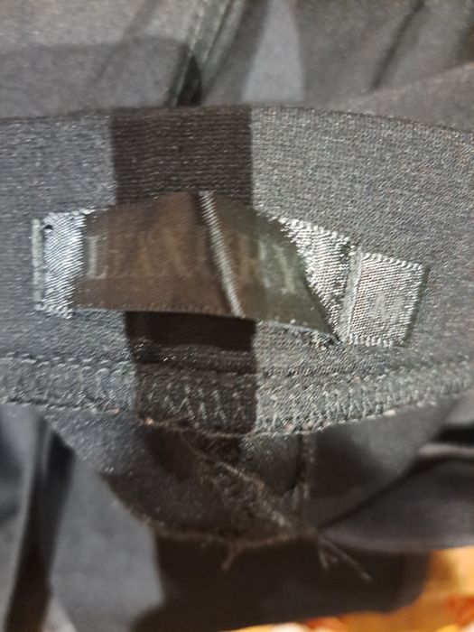 Leggins tipo pele de pêssego na parte da frente