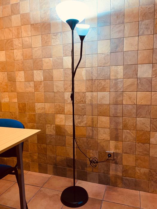 Mobiliário Sala de Estudo (Mesas, Cadeiras e Candeeiros de Iluminação)