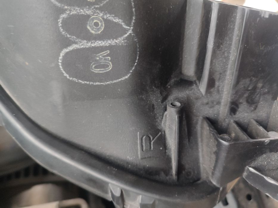 Продам оригинальную фару toyota corolla рестайлинг восьмой год