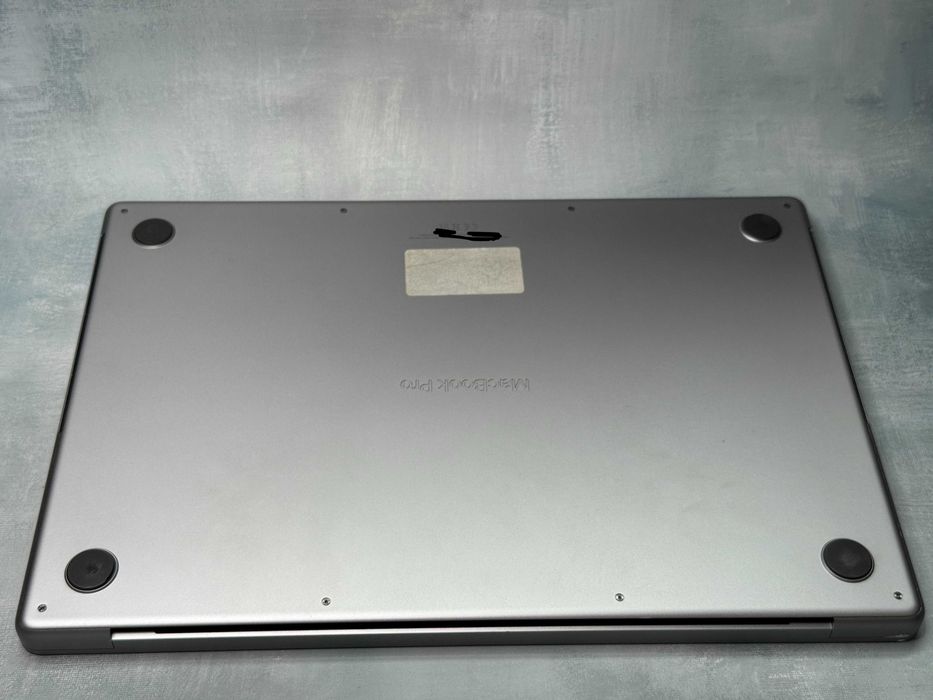 MacBook Pro 16” 2021 M1 Pro 32GB RAM Stan Idealny