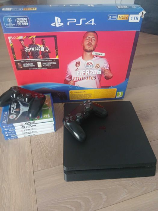 Konsola ps4 slim 1tb + 2 pady i gry w zestawie