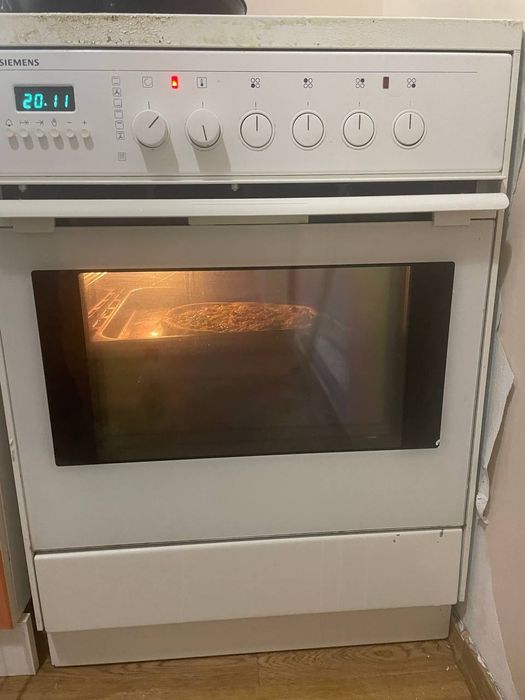 Електрична плита Siemens HL56220