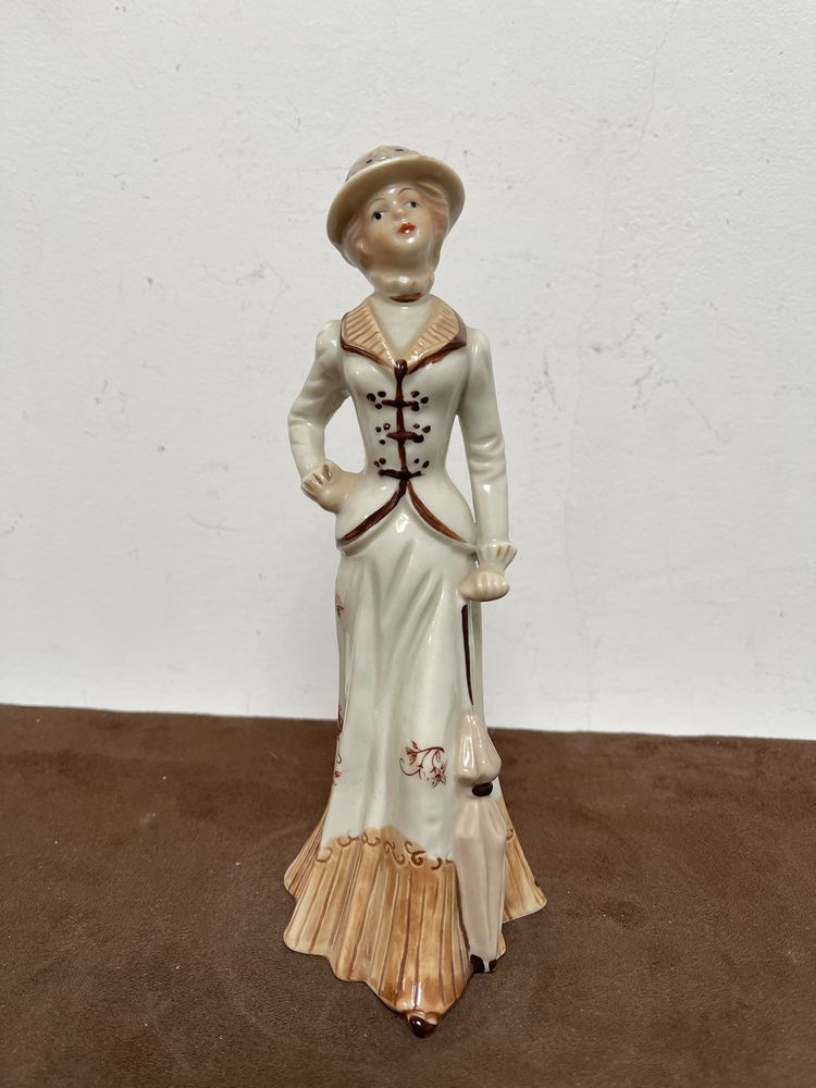 Dama Stara Porcelanowa Figurka