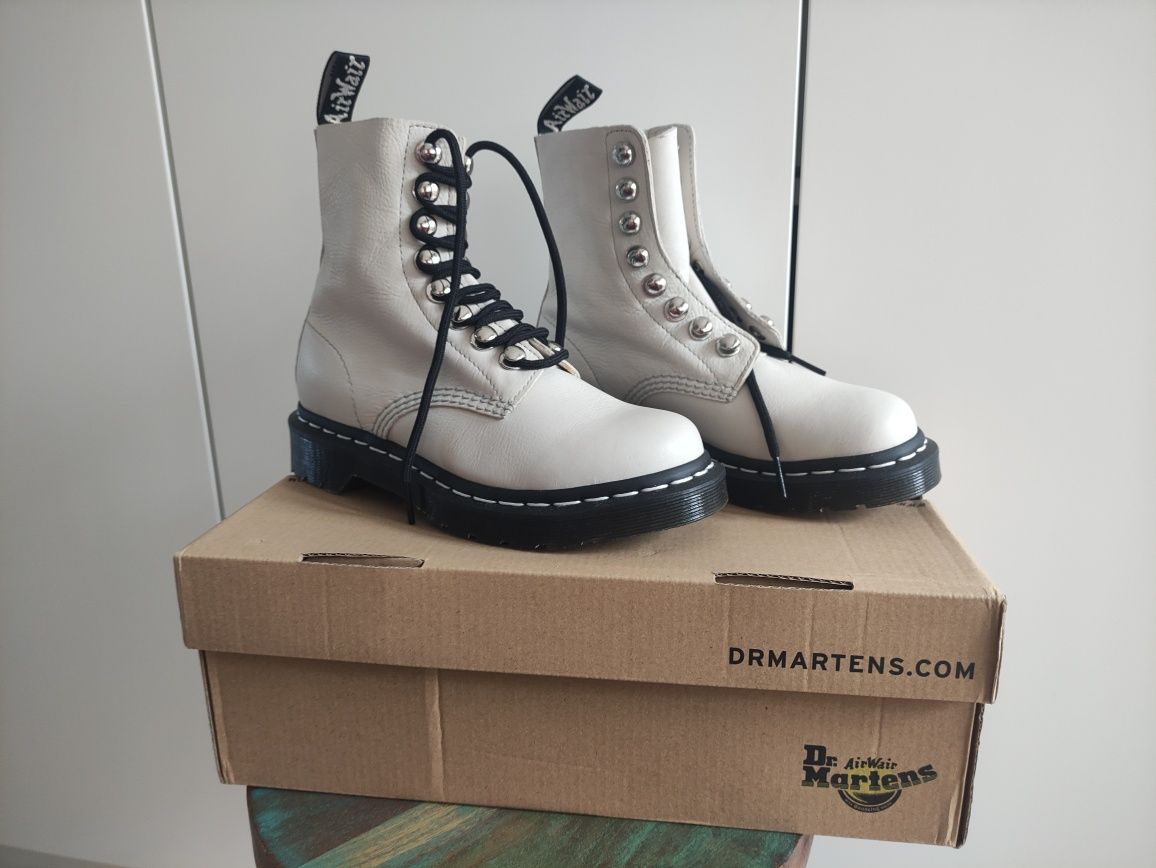 Dr Martens glany trapery buty