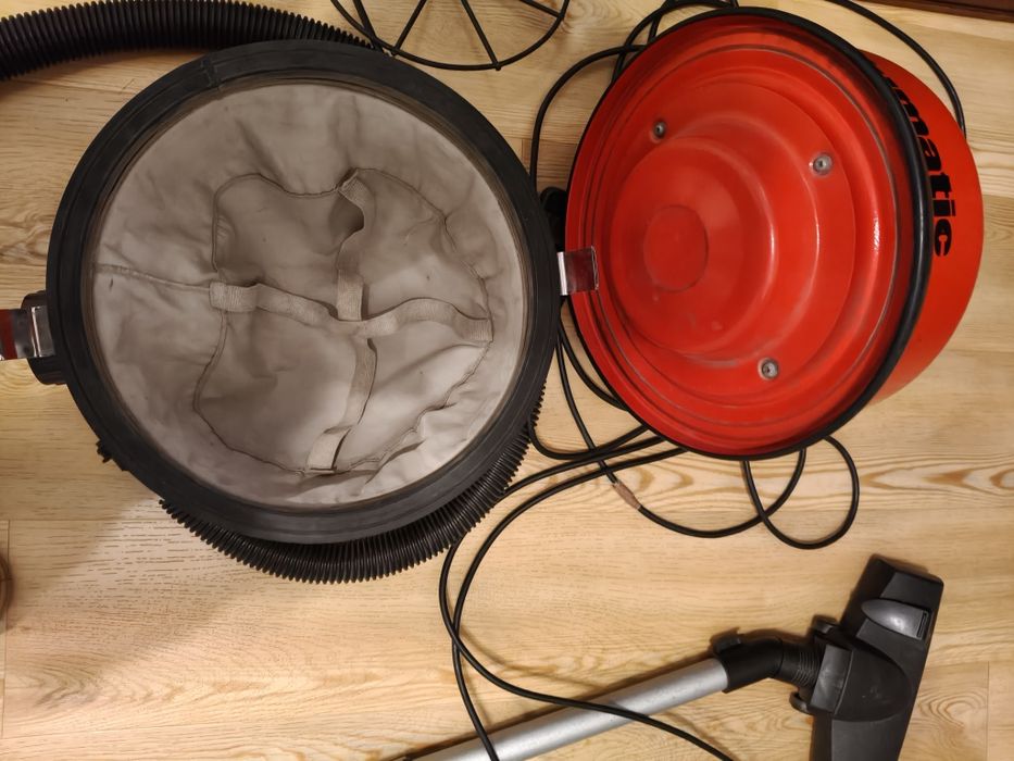 Aspirador industrial NUMATIC