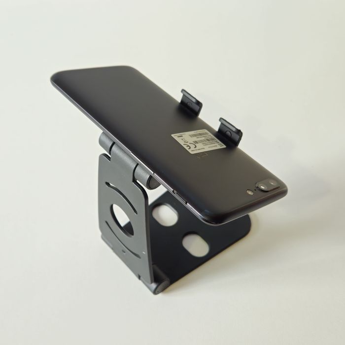 Телефон OnePlus 5 A5000