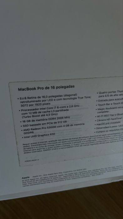 Caixa vazia de Macbook Pro de 16