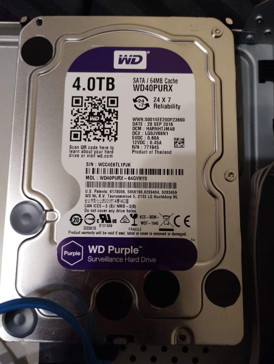 Відеореєстратор Hikvision ds-7608ni-e2 з двома HDD по 4 Тб