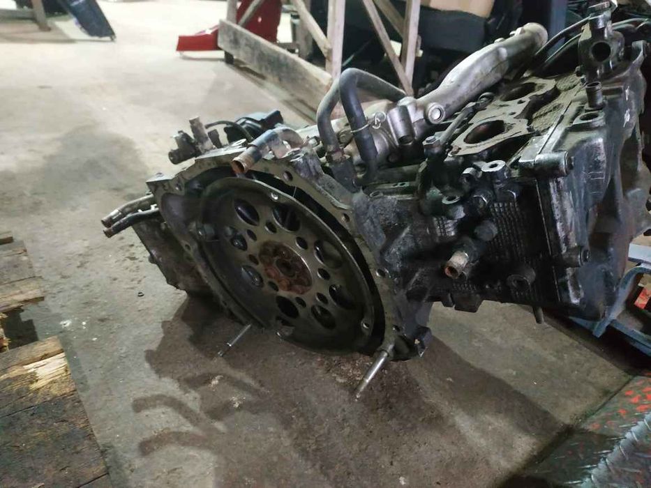 Subaru Legacy 02- двигун дефект в одному циліндрі ГОЛИЙ DV2866 EJ20