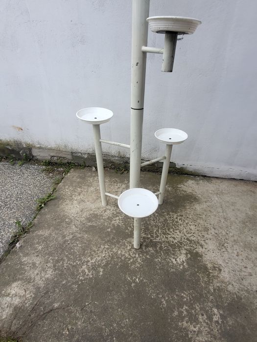 Kwietnik z lampą nocną