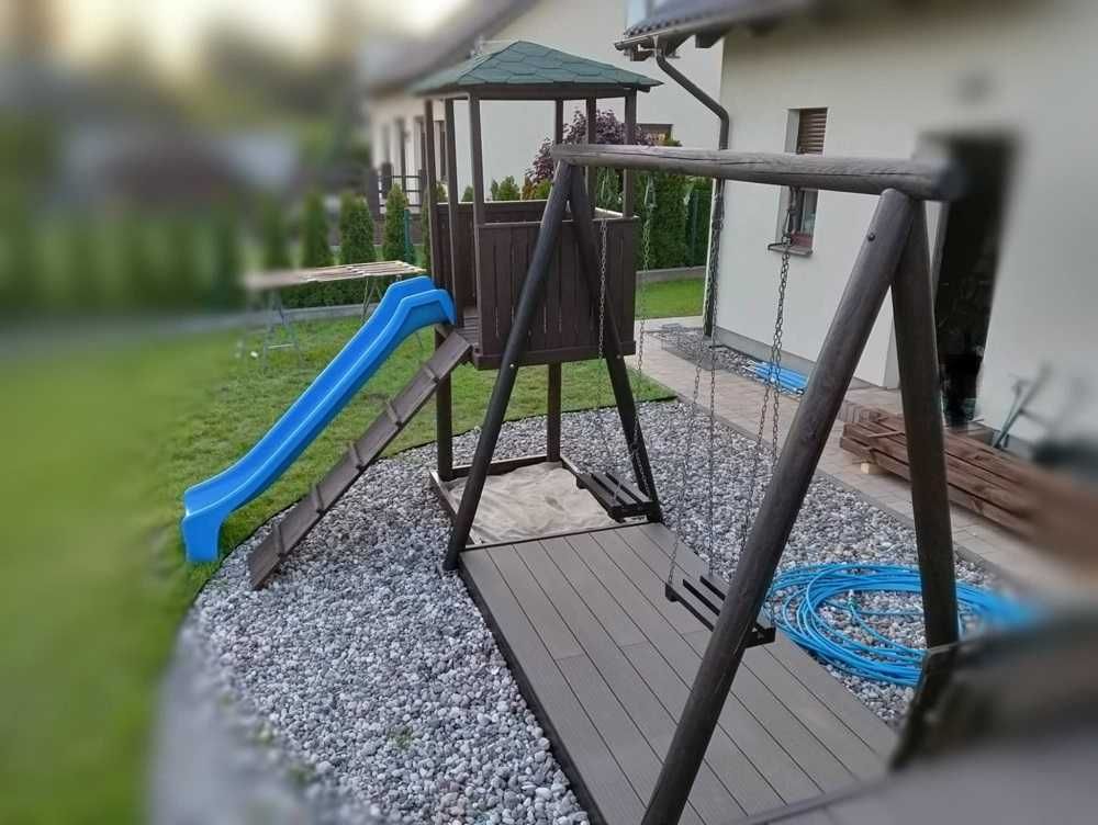 Plac zabaw dla dzieci (domek+huśtawki+zjeżdżalnia+ślizg+piaskownica)