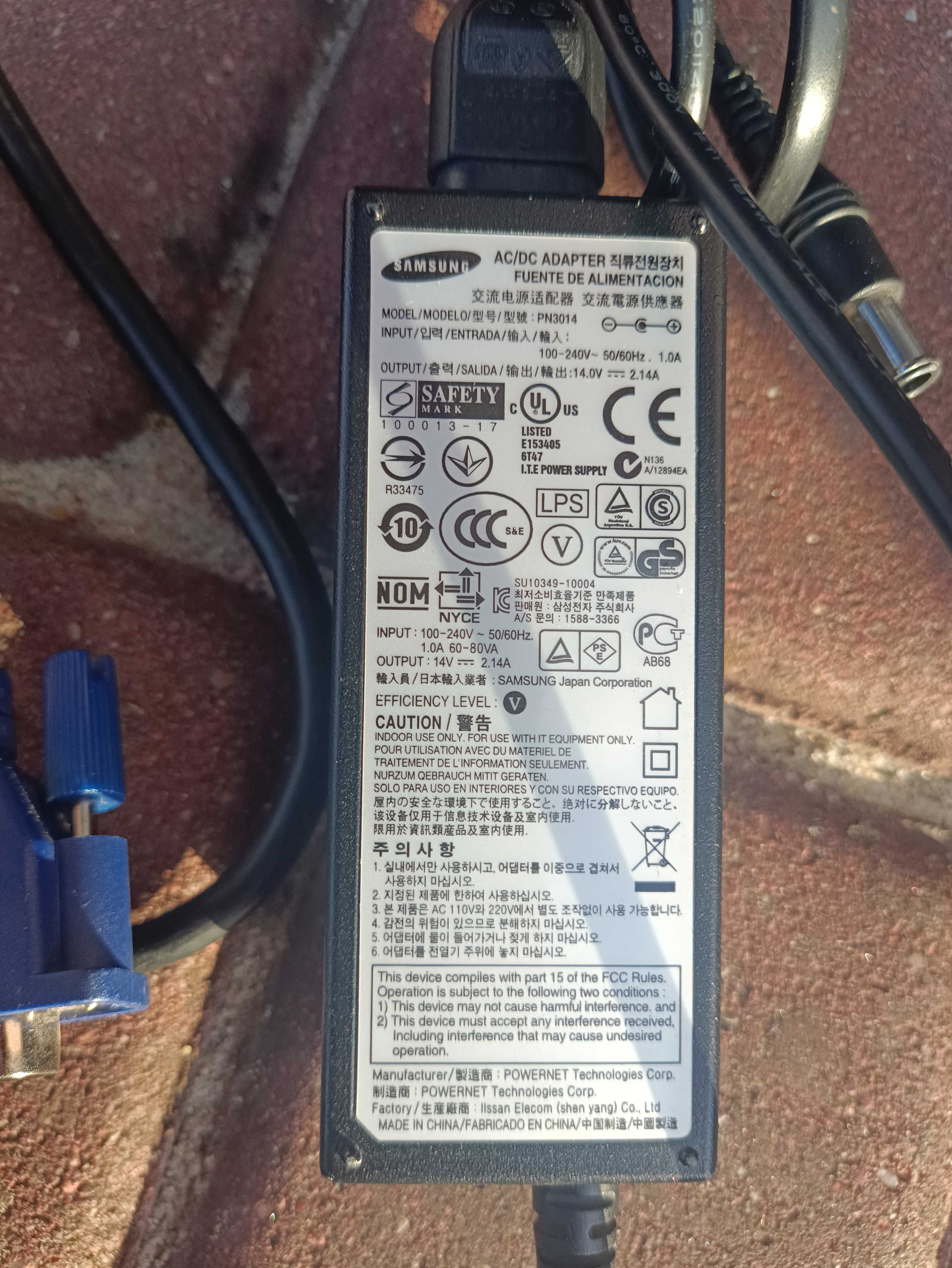 Monitor LCD Samsung SynMaster S19B300 sprawny