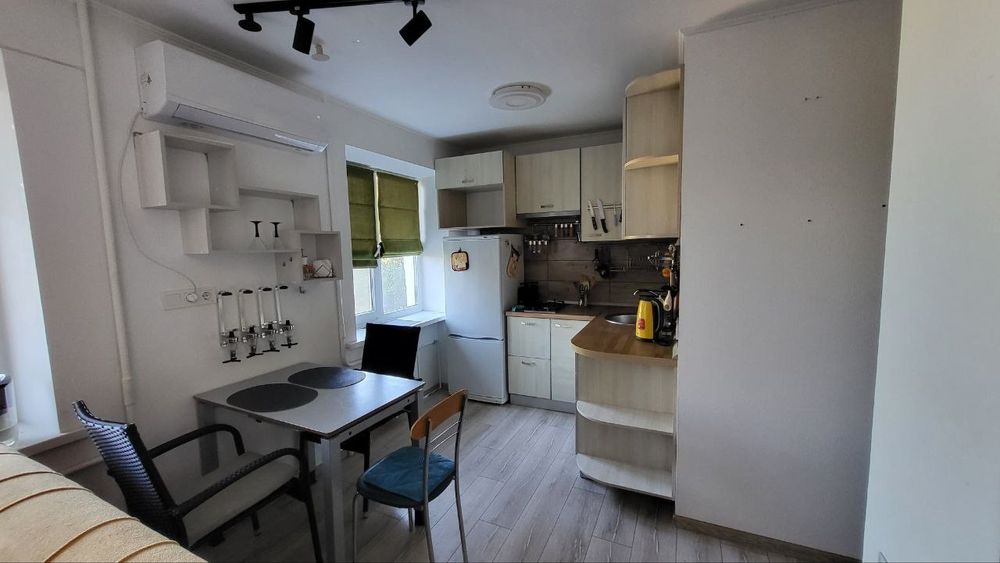 Продаж 2к квартири Космос Комарова Висотна