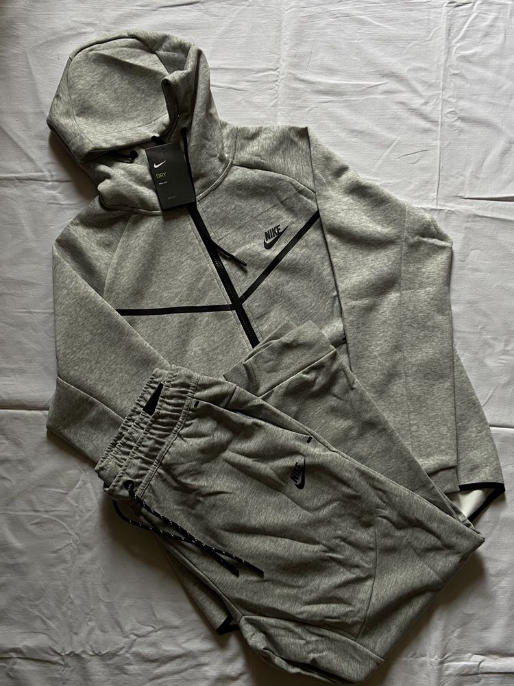 Костюм Nike Tech fleece