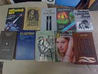 Продам книги різних.