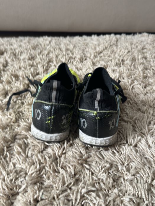 Футбольне взуття ,сороконіжки 35 р.