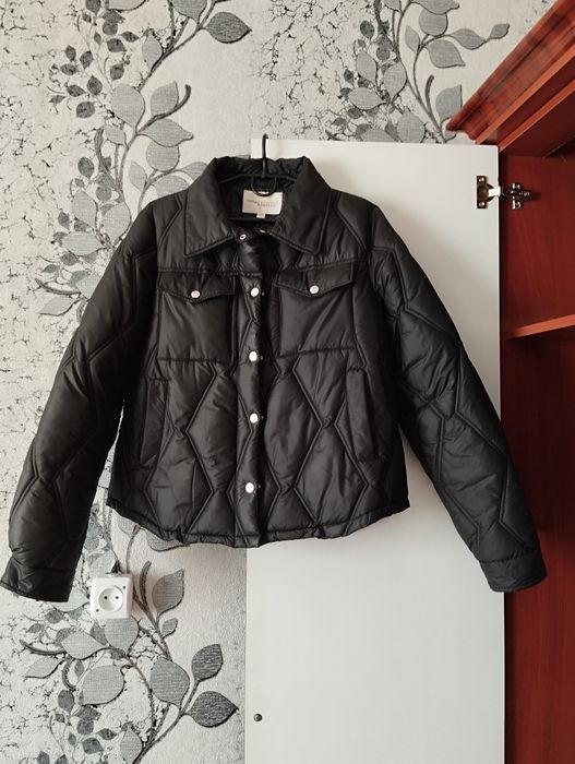 Жіноча осіння куртка