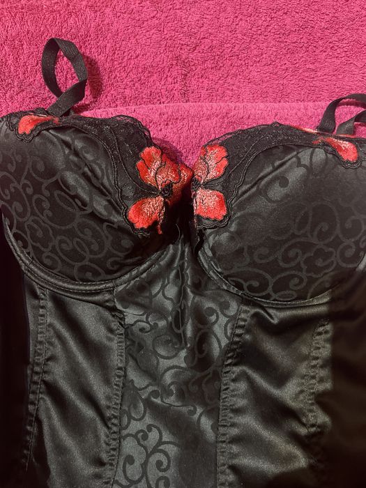 Sprzedam  gorset rozmiar 85C