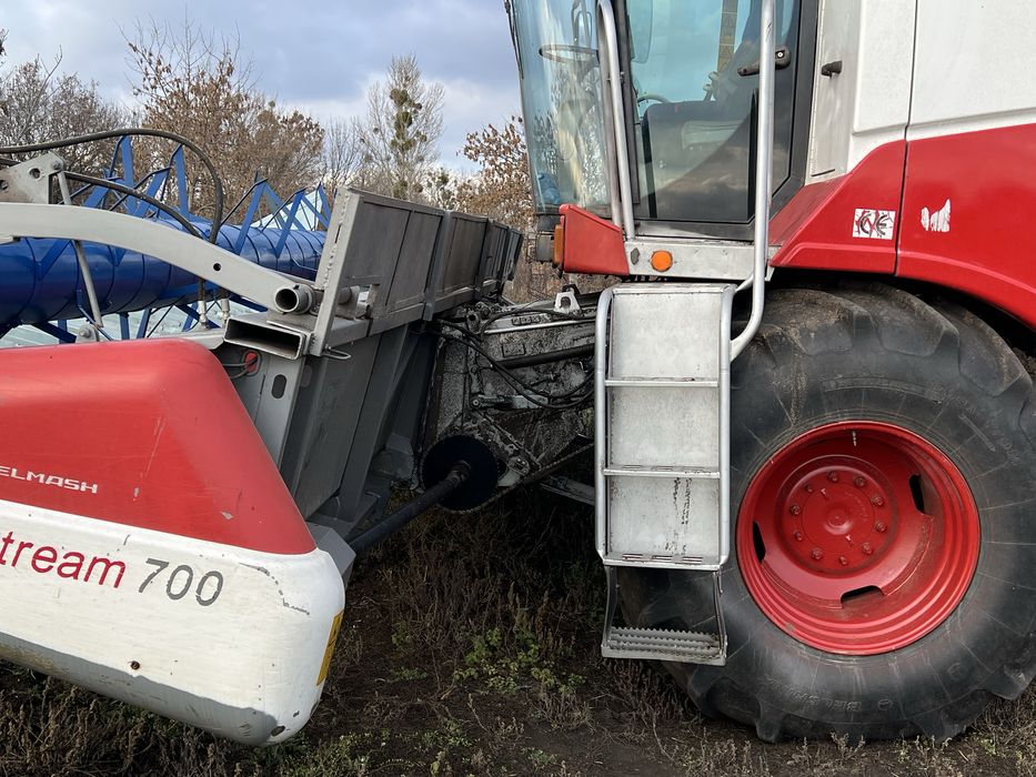 Комбаєн Акрос 530